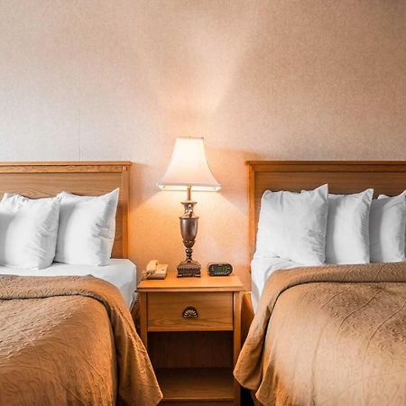 Quality Inn Pittsburgh Airport Oakdale ภายนอก รูปภาพ