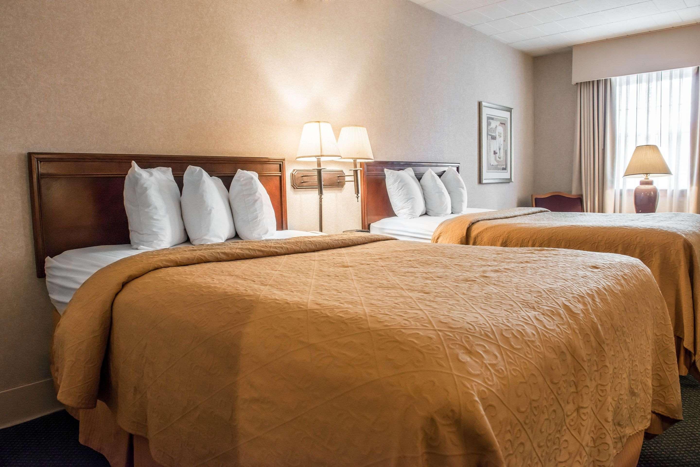 Quality Inn Pittsburgh Airport Oakdale ภายนอก รูปภาพ