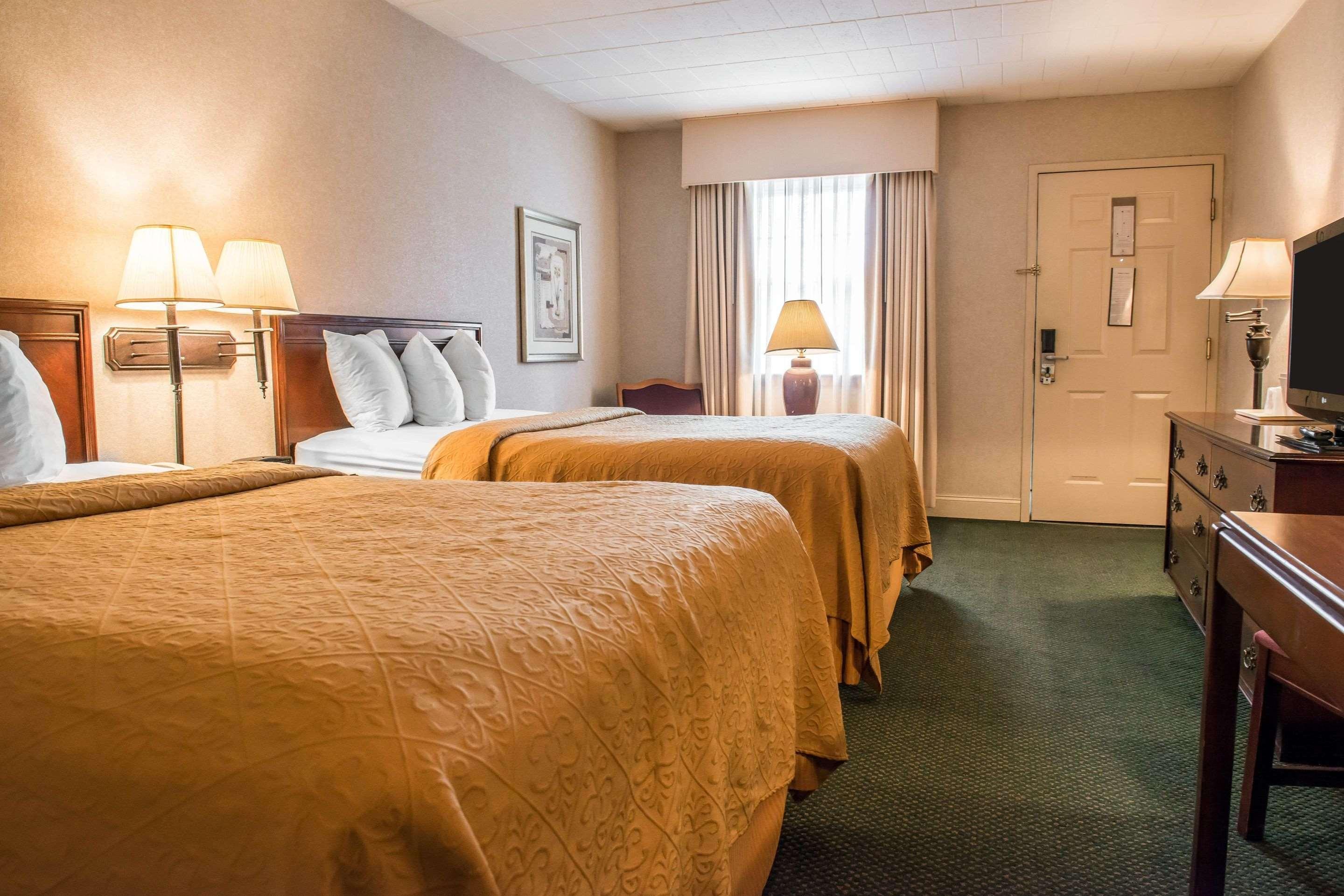 Quality Inn Pittsburgh Airport Oakdale ภายนอก รูปภาพ
