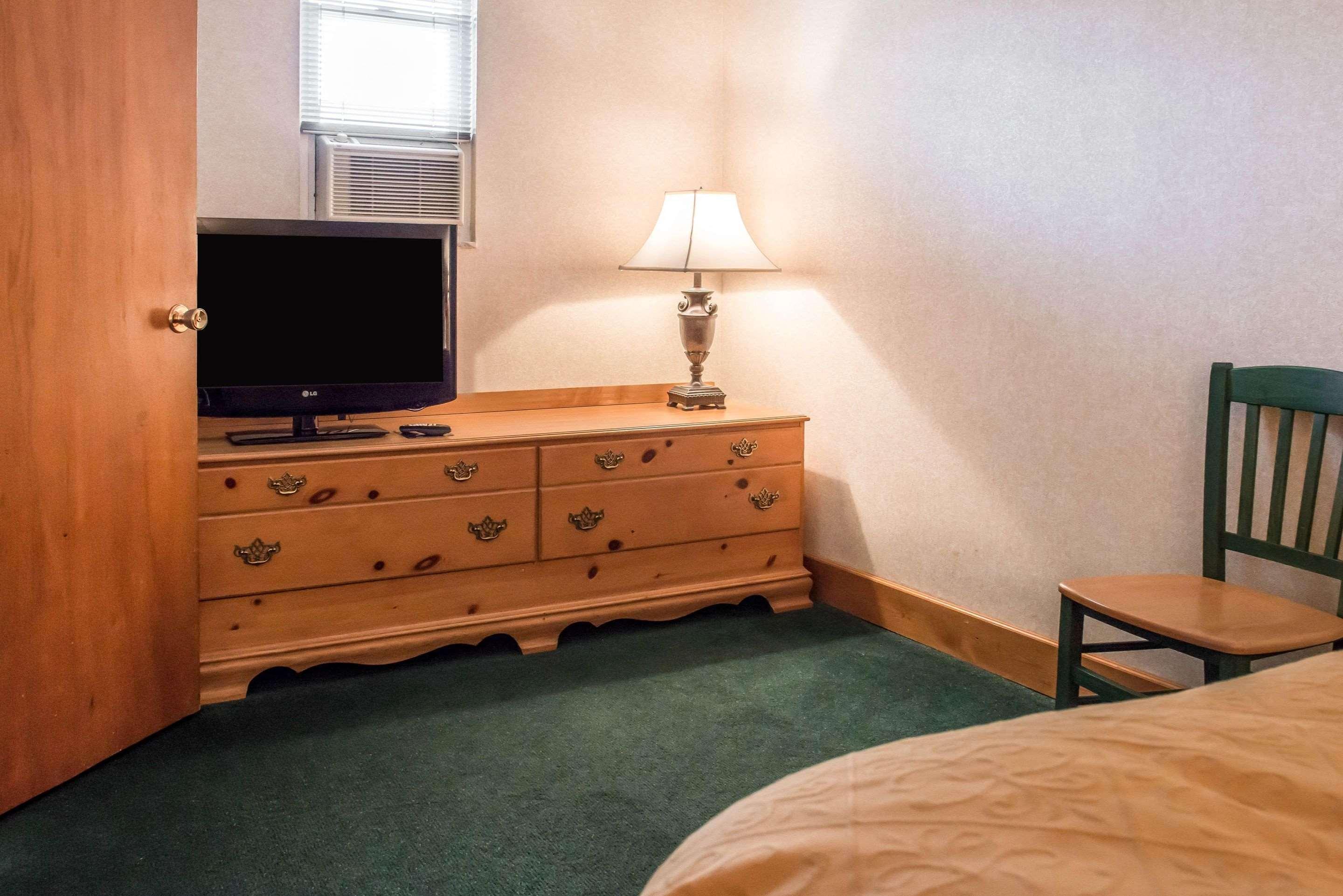 Quality Inn Pittsburgh Airport Oakdale ภายนอก รูปภาพ