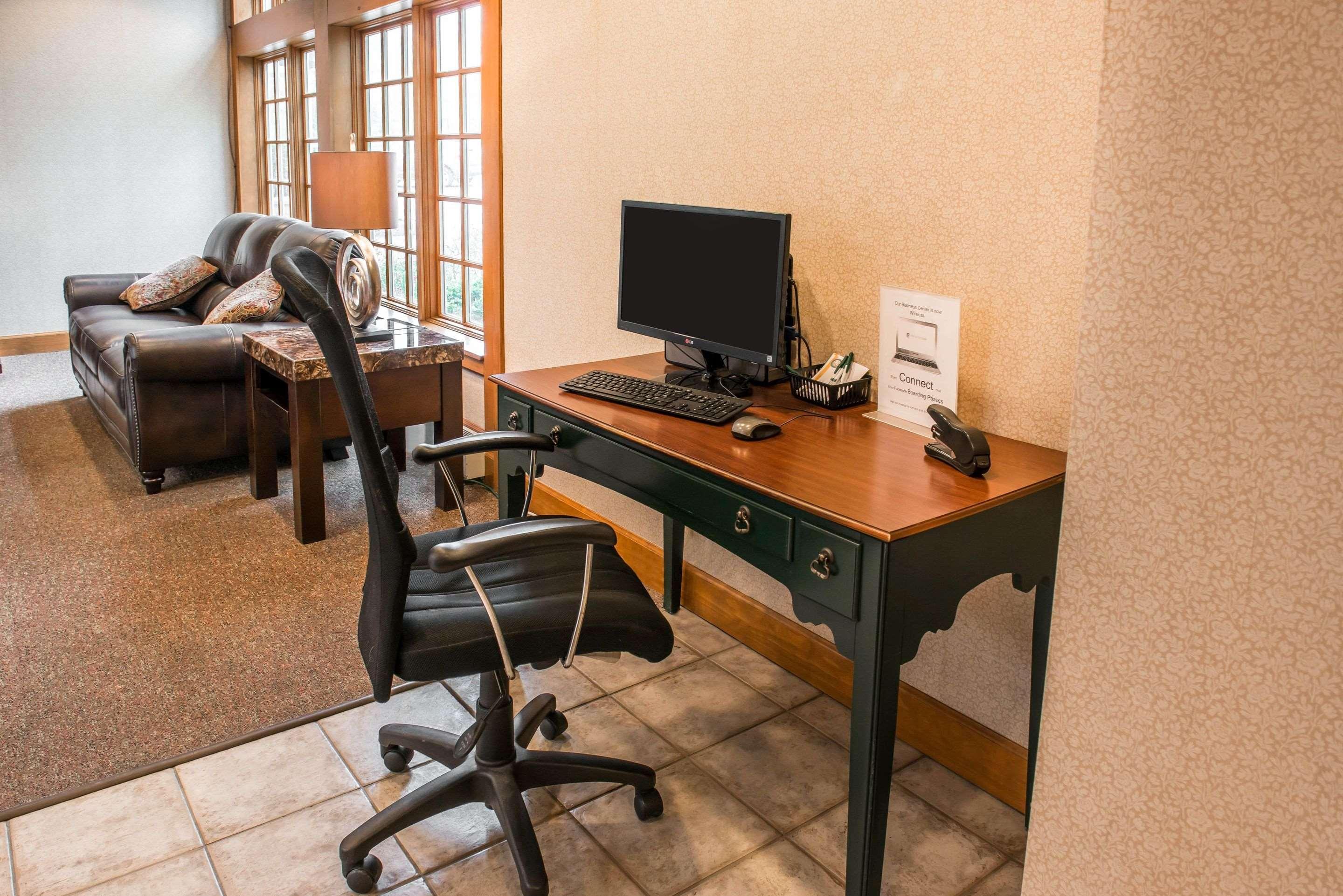 Quality Inn Pittsburgh Airport Oakdale ภายนอก รูปภาพ