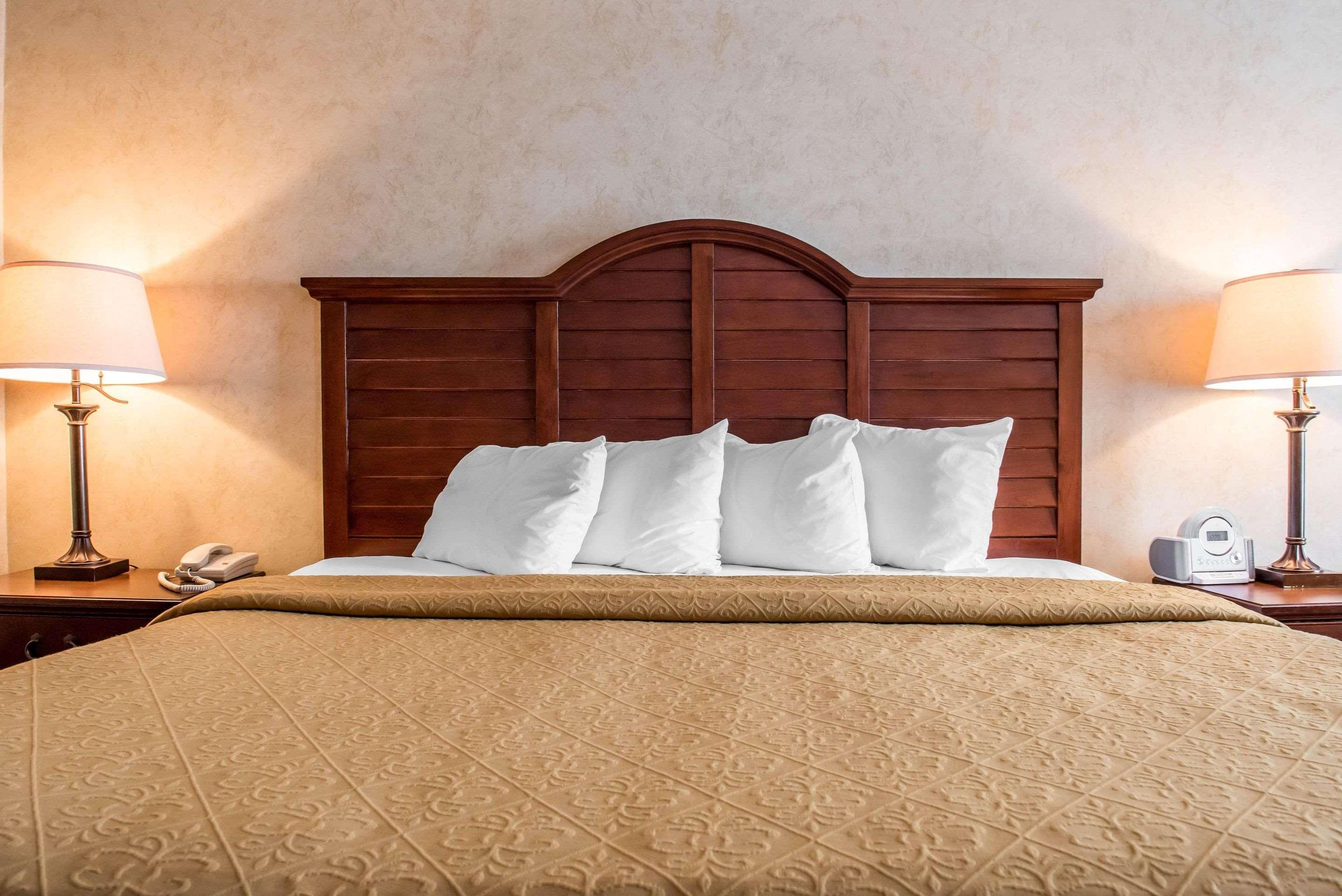 Quality Inn Pittsburgh Airport Oakdale ภายนอก รูปภาพ