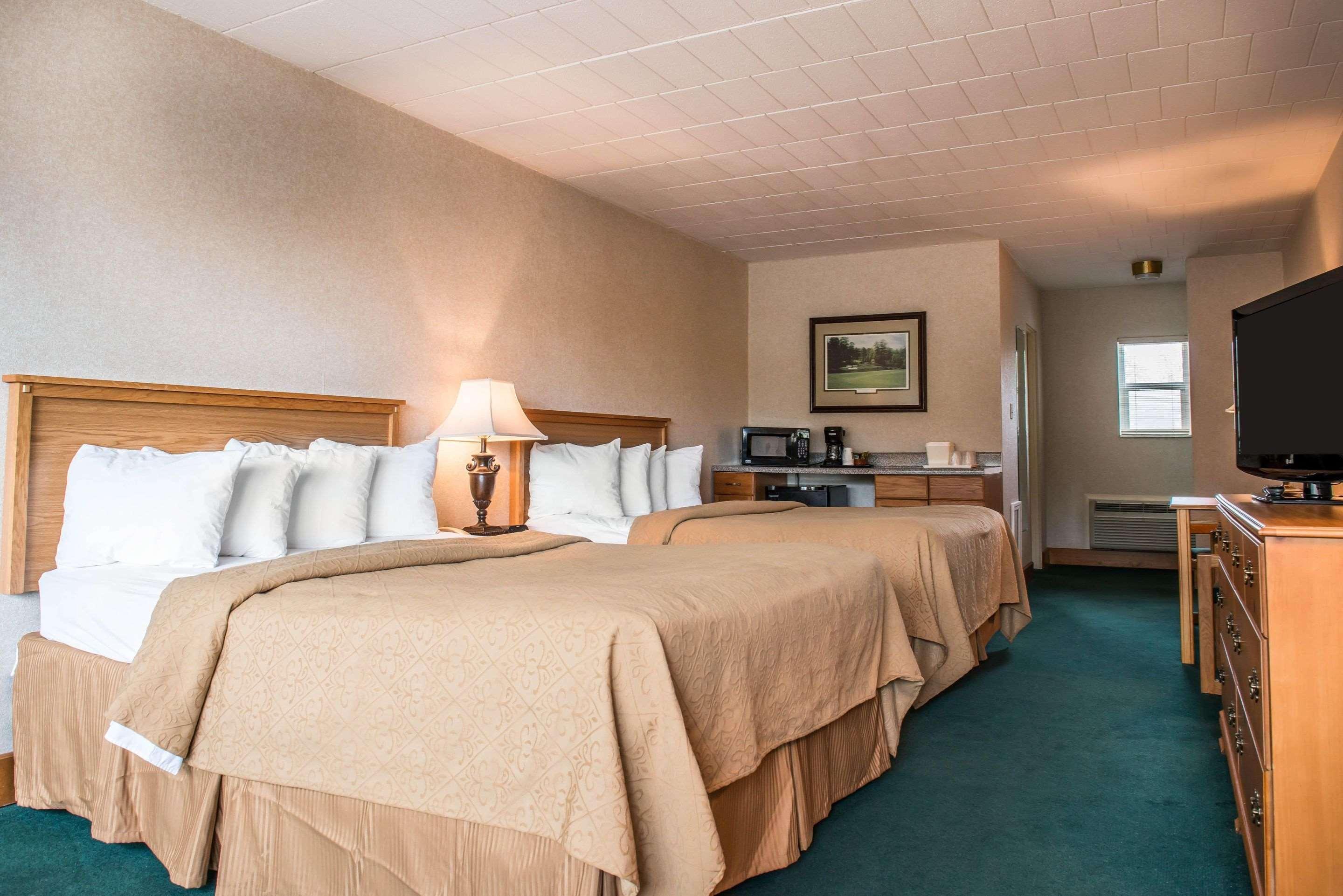 Quality Inn Pittsburgh Airport Oakdale ภายนอก รูปภาพ