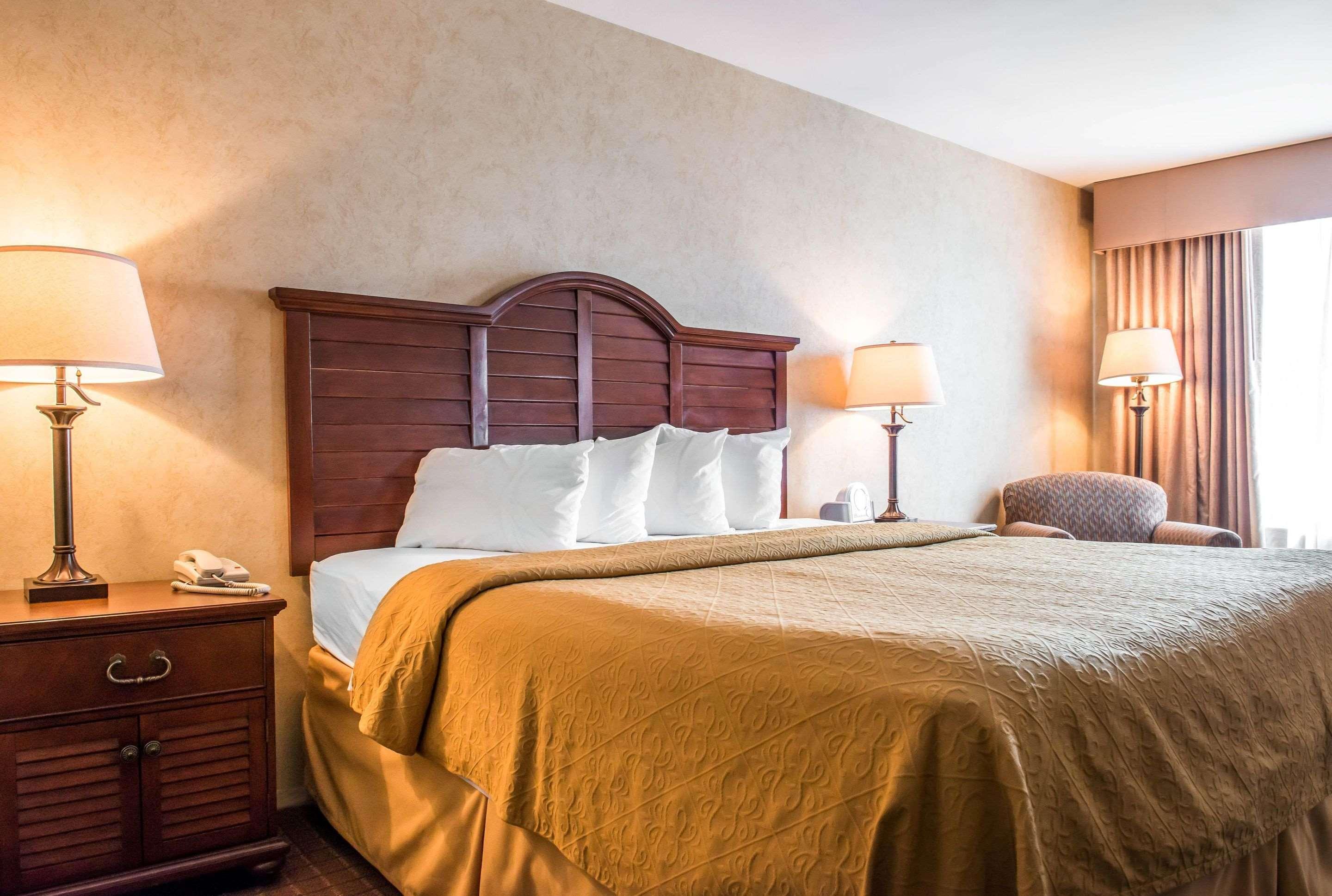Quality Inn Pittsburgh Airport Oakdale ภายนอก รูปภาพ