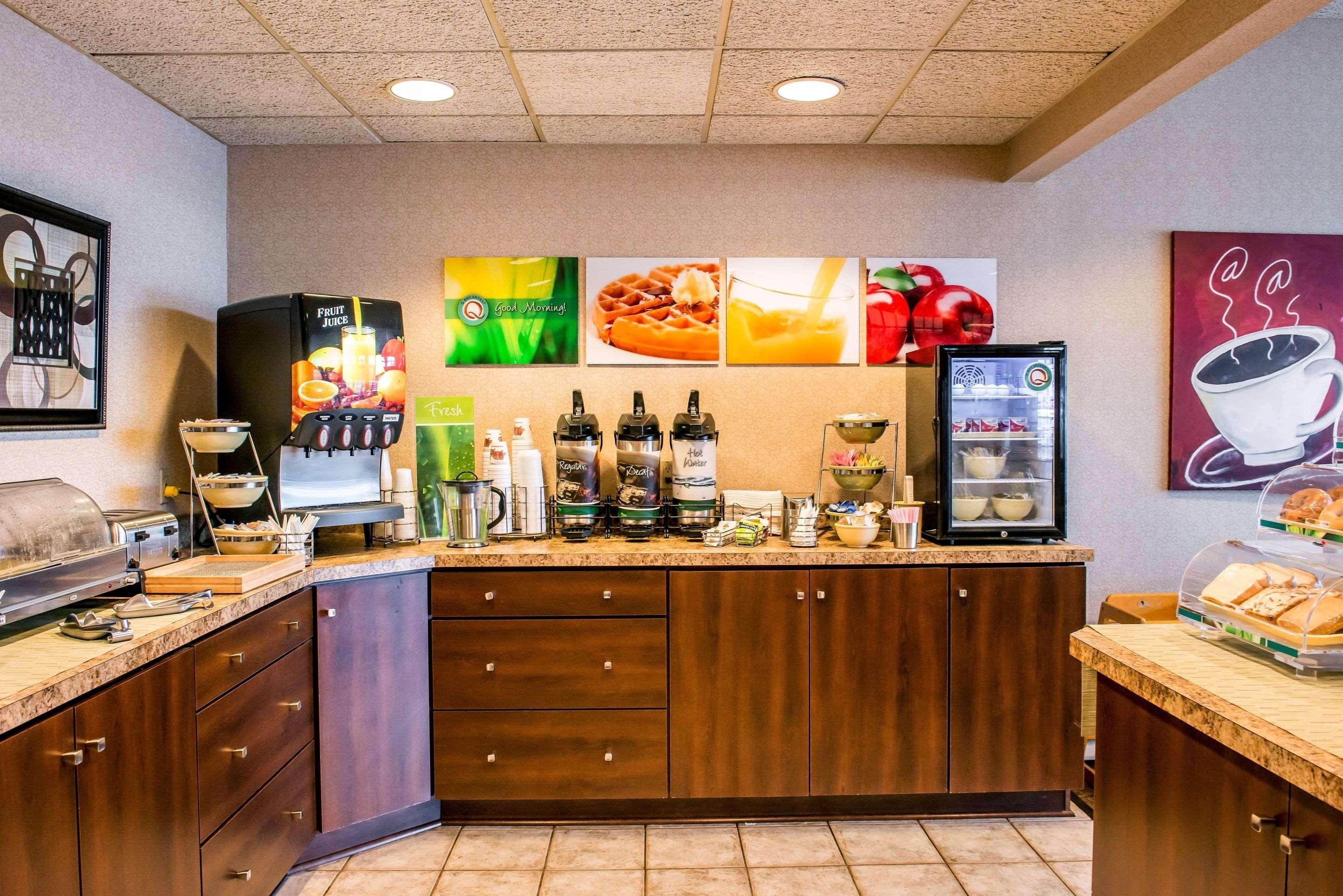Quality Inn Pittsburgh Airport Oakdale ภายนอก รูปภาพ