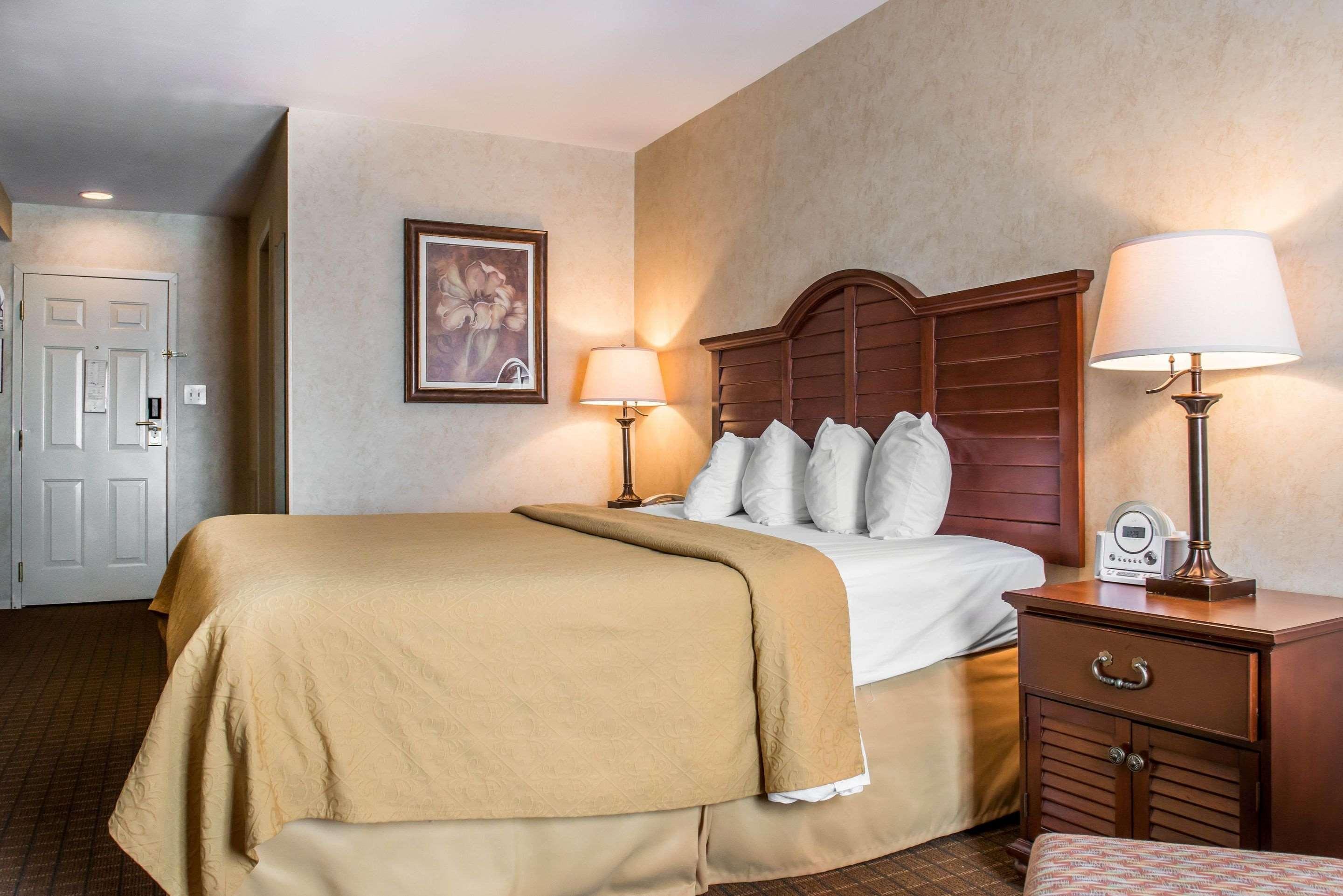 Quality Inn Pittsburgh Airport Oakdale ภายนอก รูปภาพ