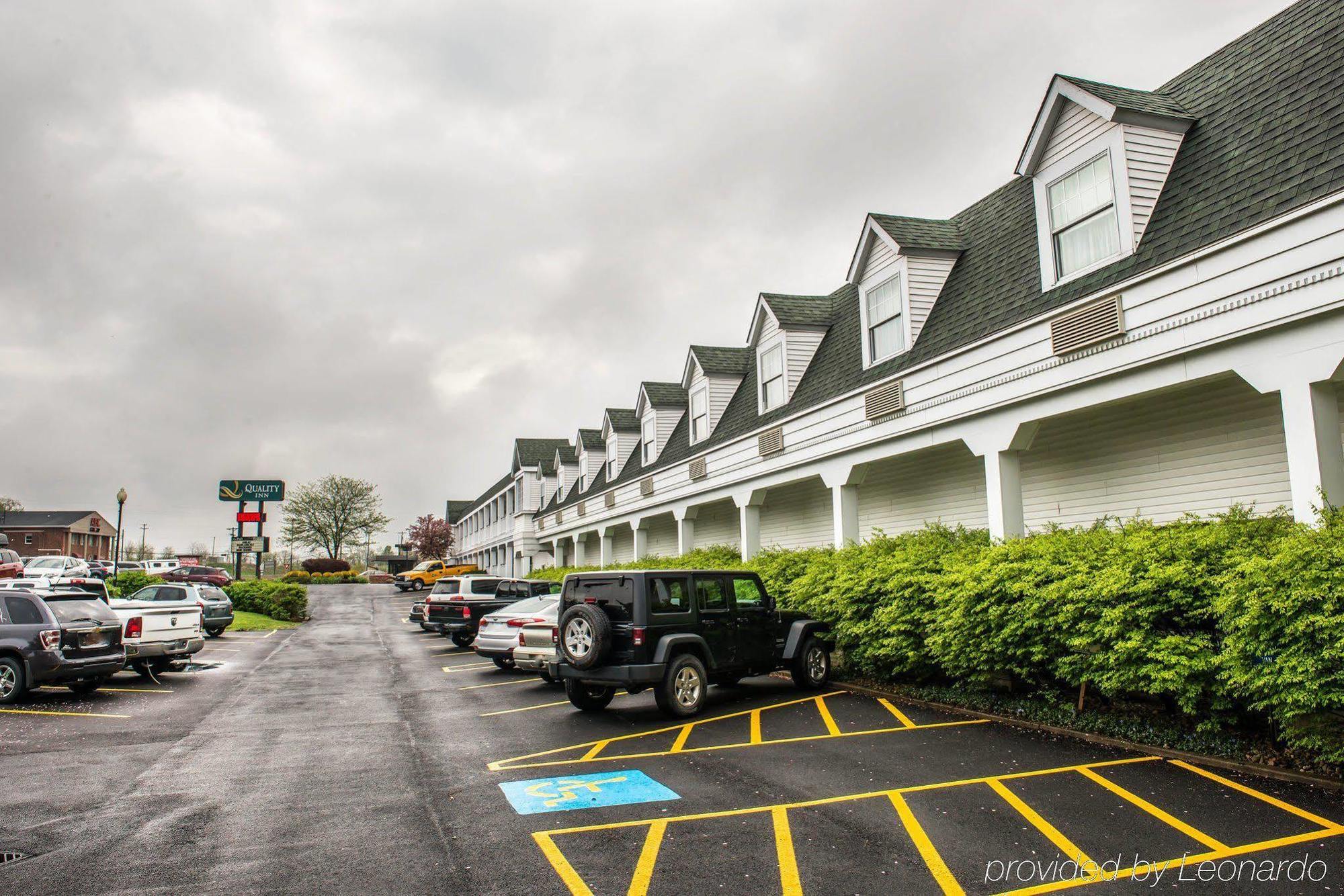 Quality Inn Pittsburgh Airport Oakdale ภายนอก รูปภาพ