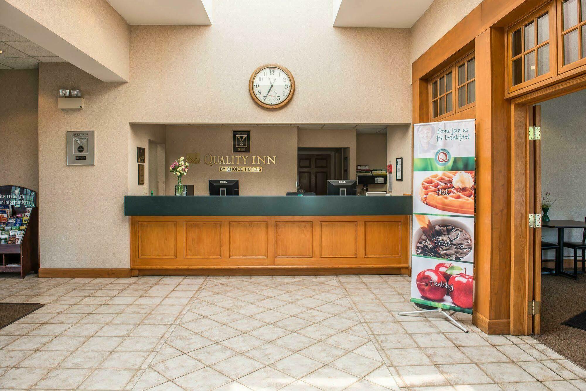 Quality Inn Pittsburgh Airport Oakdale ภายนอก รูปภาพ