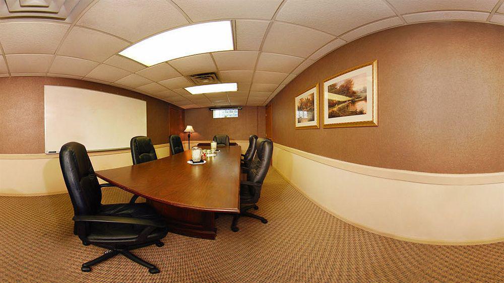 Quality Inn Pittsburgh Airport Oakdale ภายนอก รูปภาพ